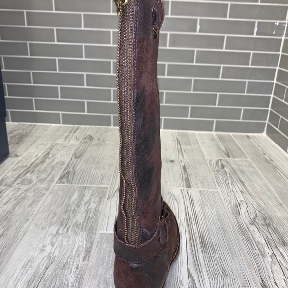 Women’s Donald J Pliner Vintage suede boots - Picture 4 of 15